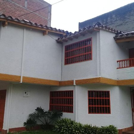 ميديلين Casa Hotel Palmas Del Estadio 2 المظهر الخارجي الصورة